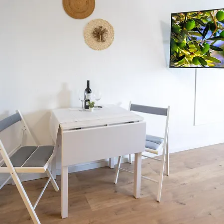 Apartment Lovely Nest - City, Kitchen, Parking, Up To 4 People