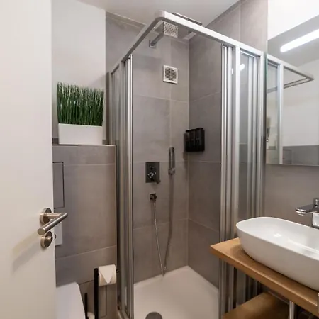 Apartment Lovely Nest - City, Kitchen, Parking, Up To 4 People *