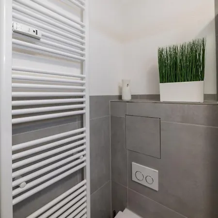 Apartment Lovely Nest - City, Kitchen, Parking, Up To 4 People *