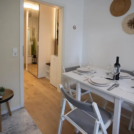 Lovely Nest - City, Kitchen, Parking, Up To 4 People Apartment